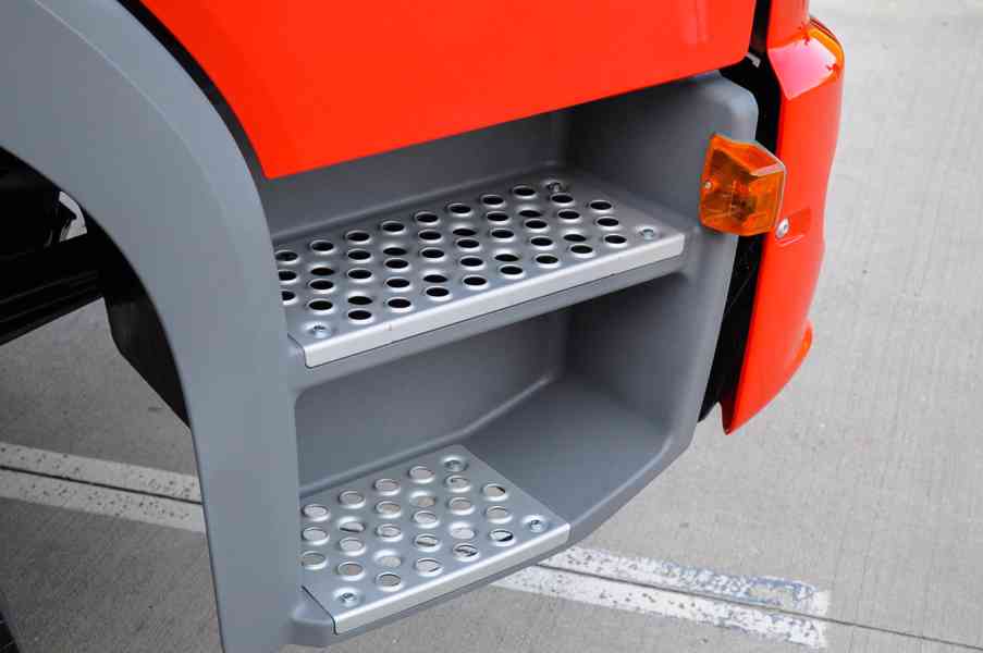MERCEDES ATEGO 1222 TŘÍSTRANNÝ SKLÁPĚČ + HYDRAULICKÁ RUKA - foto 8