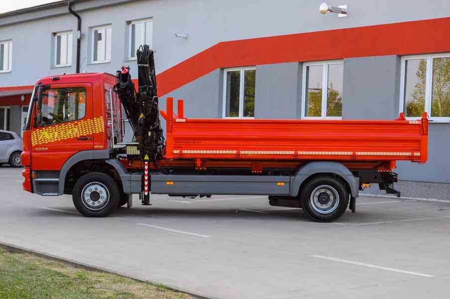 MERCEDES ATEGO 1222 TŘÍSTRANNÝ SKLÁPĚČ + HYDRAULICKÁ RUKA - foto 4