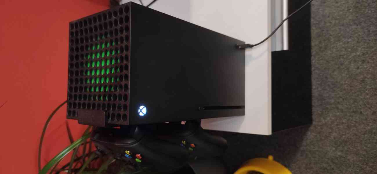 Xbox one X - foto 2