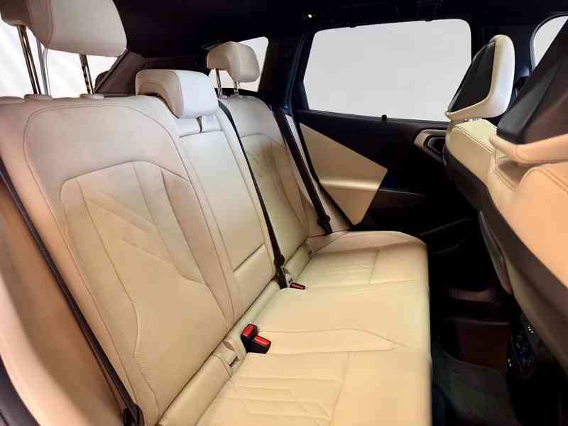 BMW X3 M50 Individual Ventilace Nezávislé t.PANO Tažné HUD  - foto 12