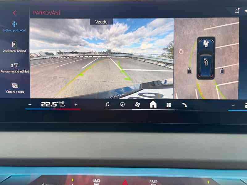 BMW X3 M50 INDIVIDUAL Ventilace Nezávislé t.PANO Tažné HUD  - foto 17