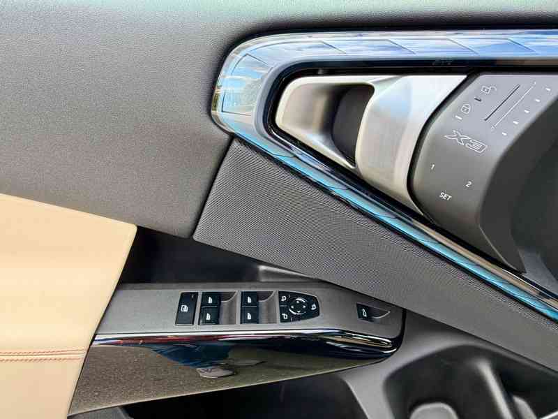 BMW X3 M50 INDIVIDUAL Ventilace Nezávislé t.PANO Tažné HUD  - foto 7