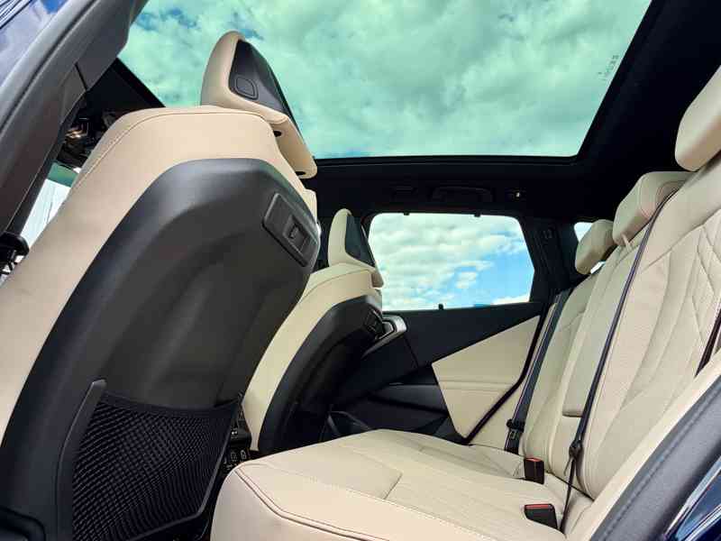BMW X3 M50 INDIVIDUAL Ventilace Nezávislé t.PANO Tažné HUD  - foto 10