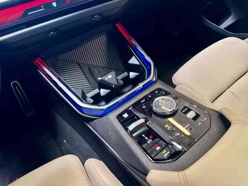 BMW X3 M50 Individual Ventilace Nezávislé t.PANO Tažné HUD  - foto 11