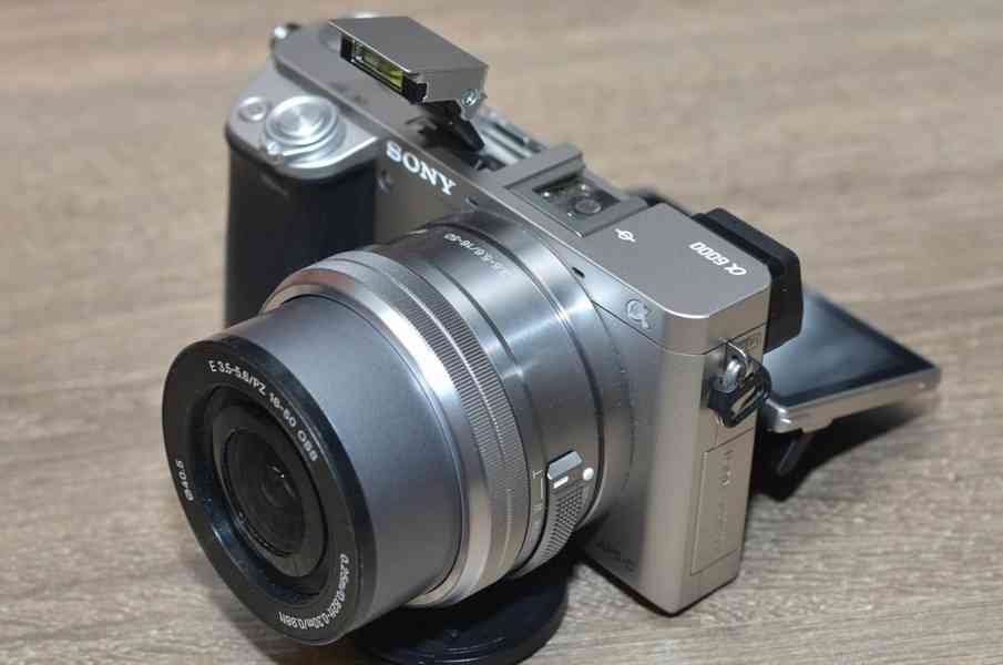 Sony A6000 + 16-50mm 24 Mpx*Full HDV*WIFI*5900 Exp - foto 6
