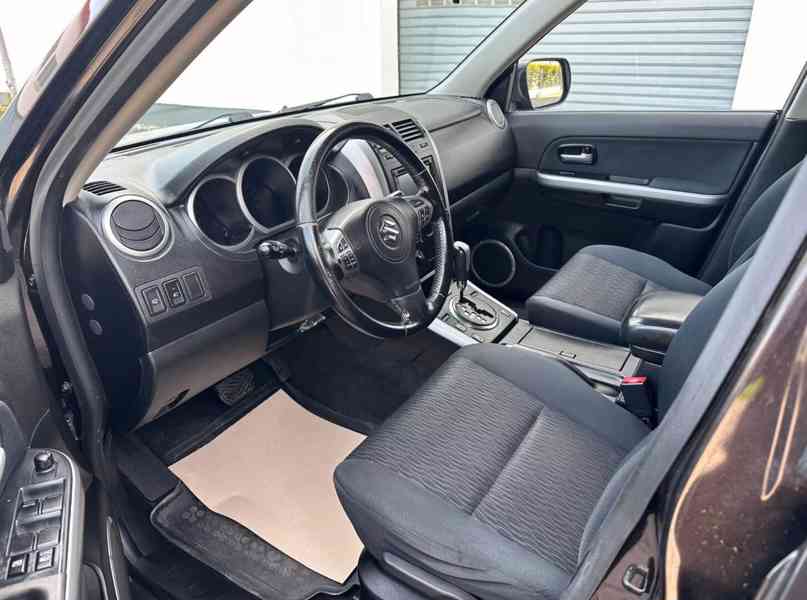 Suzuki Grand Vitara 2.4i Evolution AUT. benzín 124kw - foto 10