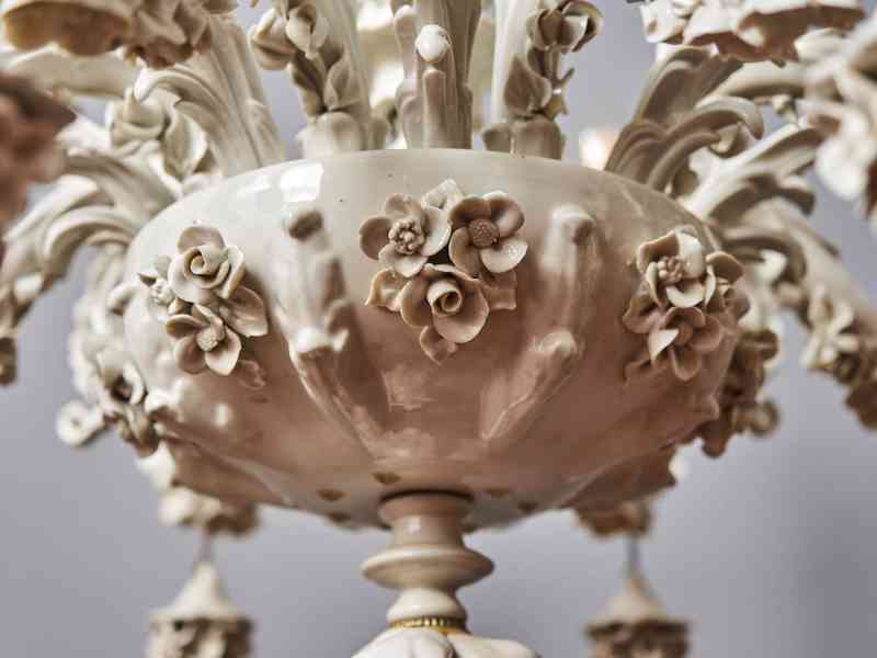 Osmiramenný porcelánový lustr Neapol Capodimonte - foto 8