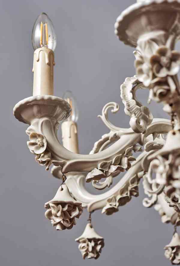 Osmiramenný porcelánový lustr Neapol Capodimonte - foto 7