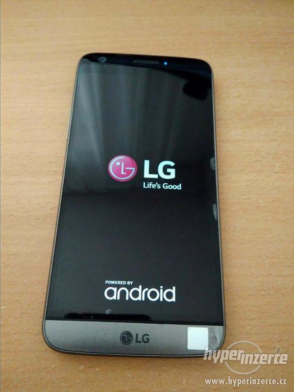 LG G5 + VR Box - foto 1