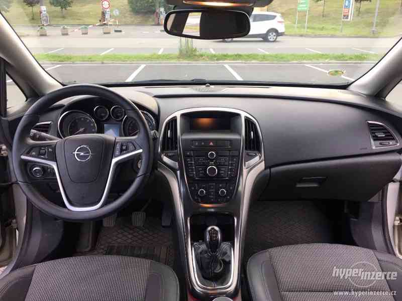 Opel Astra 1,4Turbo 103kW, 57.500 km, rv. 03/2010 - foto 2