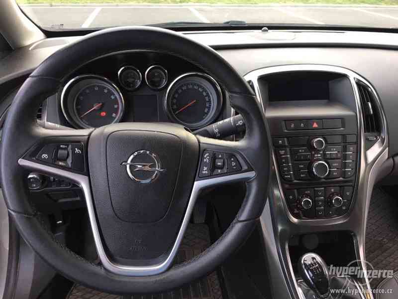Opel Astra 1,4Turbo 103kW, 57.500 km, rv. 03/2010 - foto 8