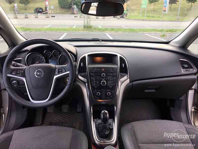 Opel Astra 1,4Turbo 103kW, 57.500 km, rv. 03/2010 - foto 10