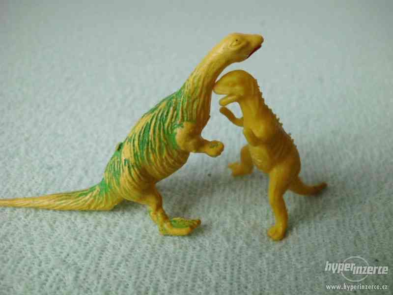 Dinosauři - hračky - figurky - foto 8