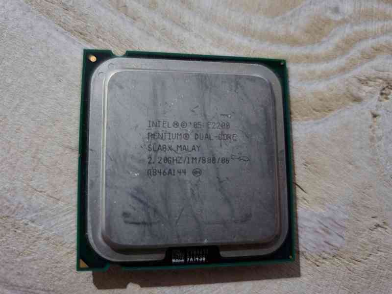 Staré CPU socket 775 pro sběratele. Všechny za 250kč.  - foto 8