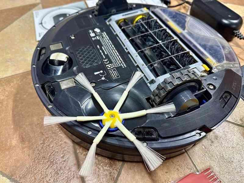  822 Vysavač robotický robot iROBOT ROOMBA   - foto 4