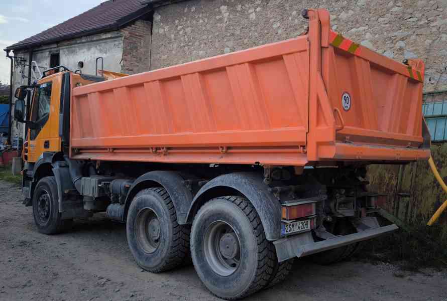 Iveco Trakker, tří stranný sklápěč ve velmi dobrém stavu.  - foto 4