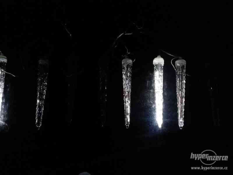 Vánoční venkovní LED osvětlení rampouchy 28cm 8ks - foto 13