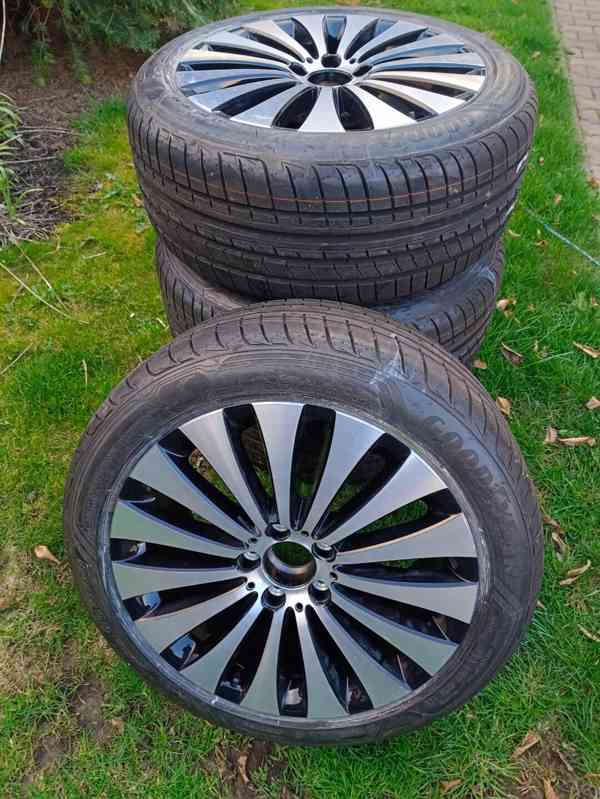 ALU kola Mercedes s pneu Goodyear 245 45 R18 100Y - foto 5