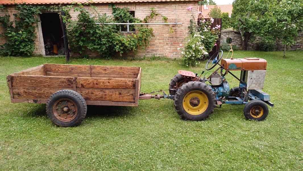 Mnoho náhr.dílů + malotraktor PF62 s vlekem - foto 2