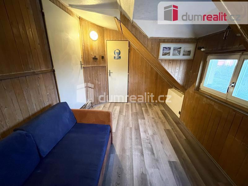 Pronájem bytu 1+kk 20 m2 P9 Vysočany zařízený cihla  - foto 2