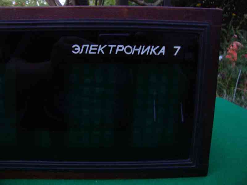 Velké Sovětské digitální hodiny Elektronika 7 na zeď funkční - foto 2