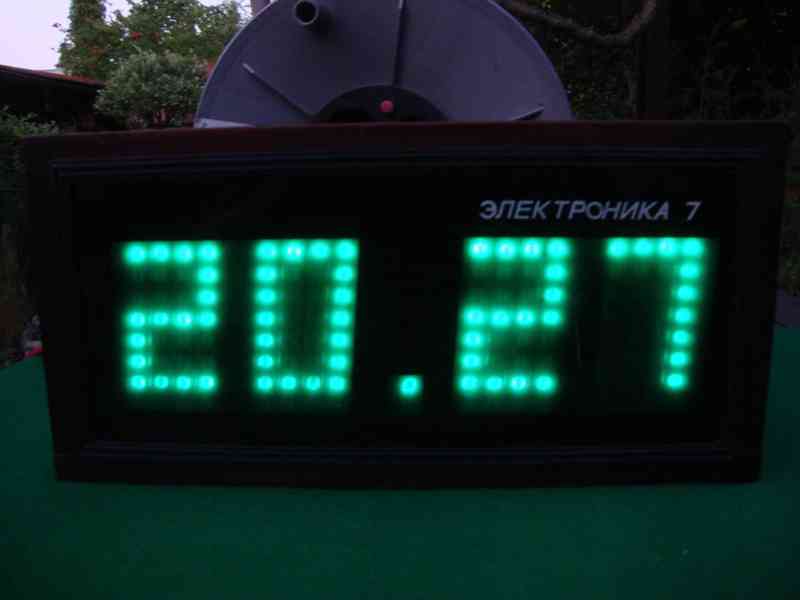 Velké Sovětské digitální hodiny Elektronika 7 na zeď funkční - foto 12