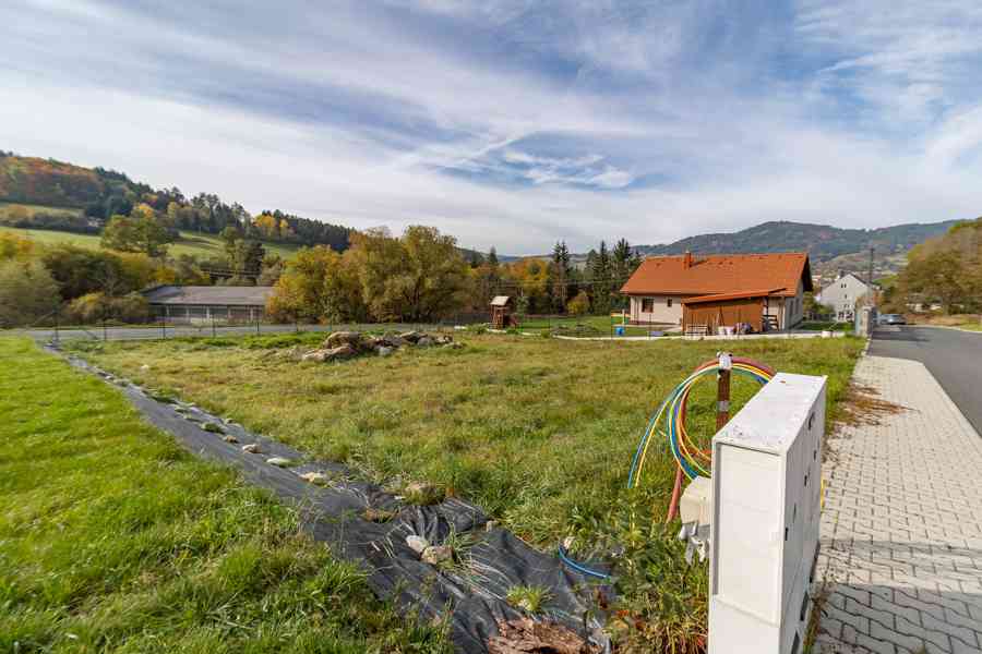Pozemek určený k výstavbě rodinného domu v Sušici - foto 2