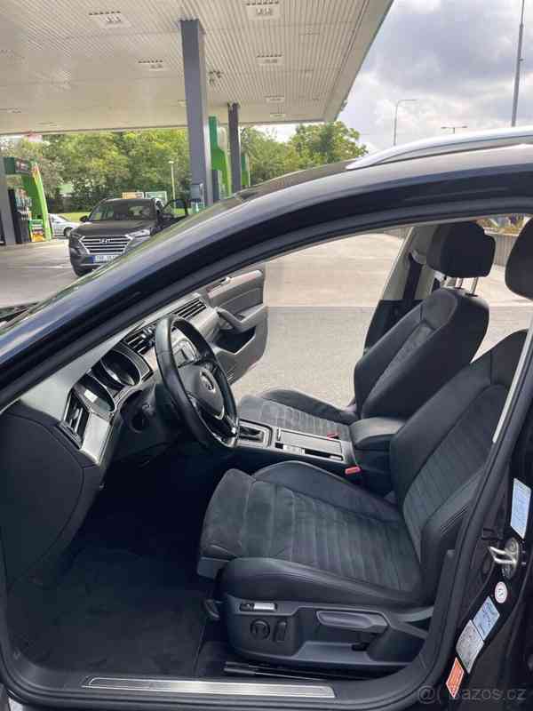 Volkswagen Passat 2,0   TDI 140 KW .DSG Avtomaticka - foto 36