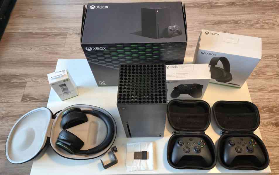Xbox Series X – TOP stav, záruka 2028, 2× ovladač - foto 3