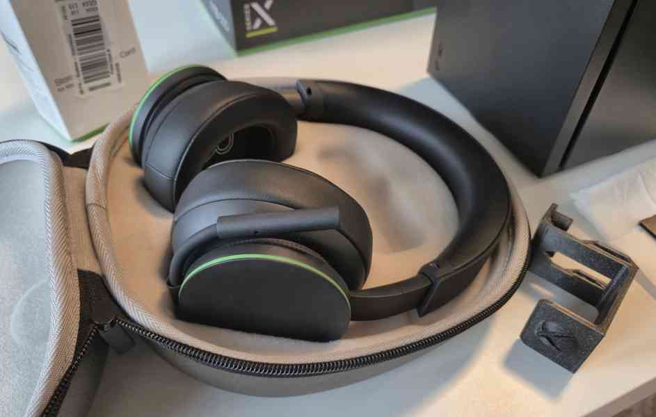 Xbox Series X – TOP stav, záruka 2028, 2× ovladač - foto 6