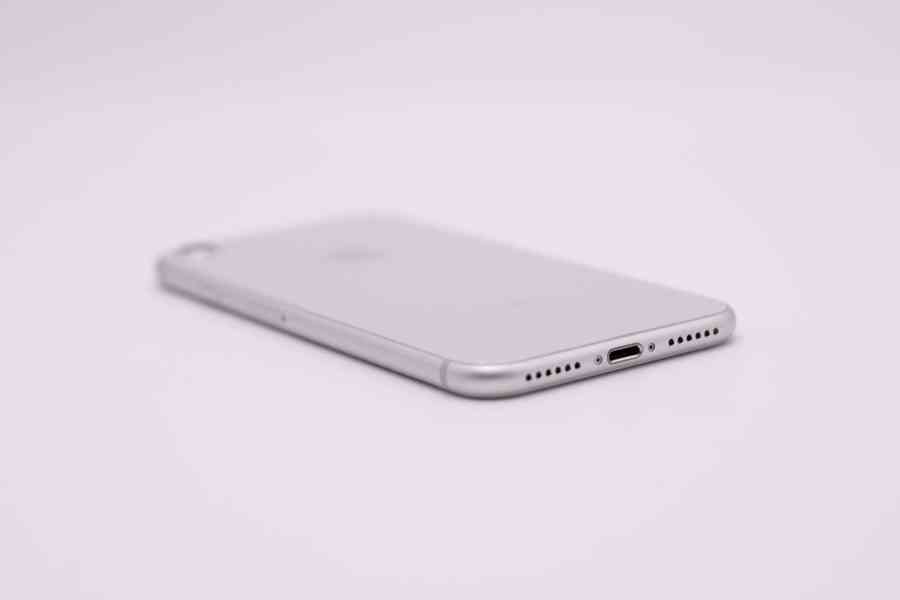 iPhone 8 64GB Silver - foto 6