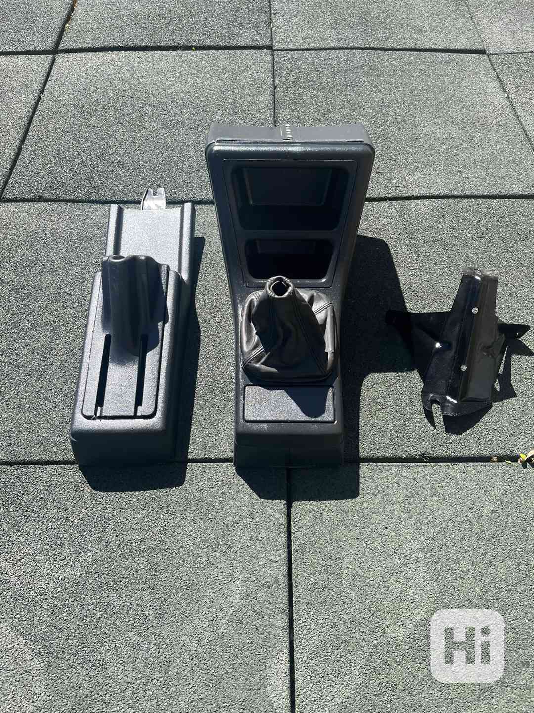 Středový panel ŠKODA FAVORIT FORMAN originální - foto 1