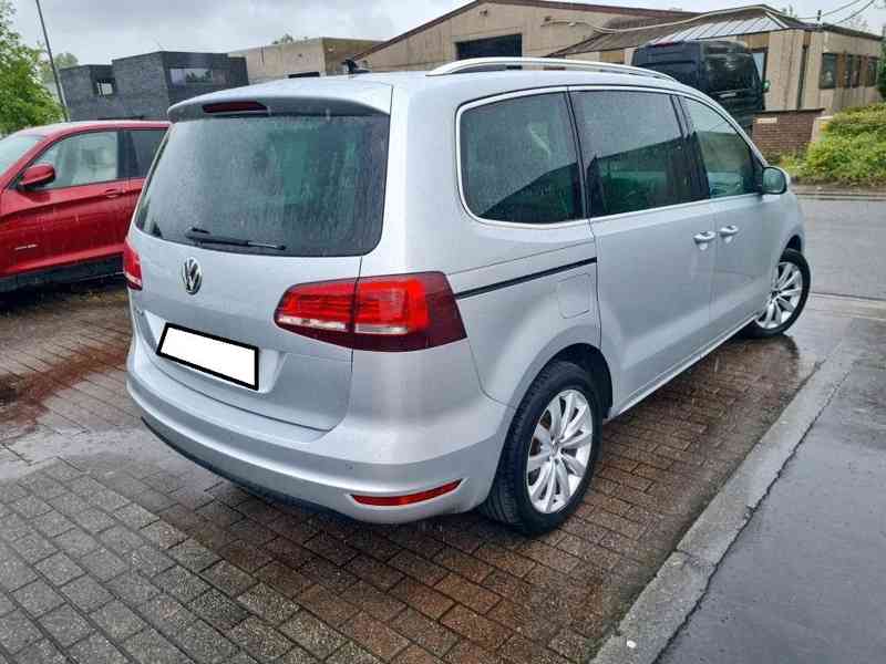 Volkswagen Sharan 2,0TDI Highline 110kw - foto 12