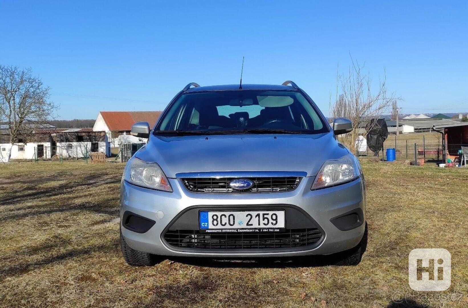 Ford Focus 1,6   2010 benzín - foto 1