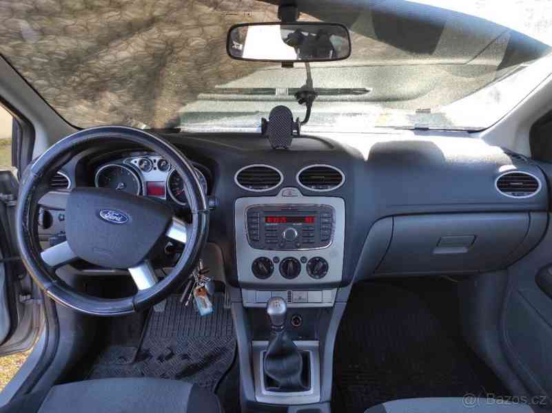 Ford Focus 1,6   2010 benzín - foto 8