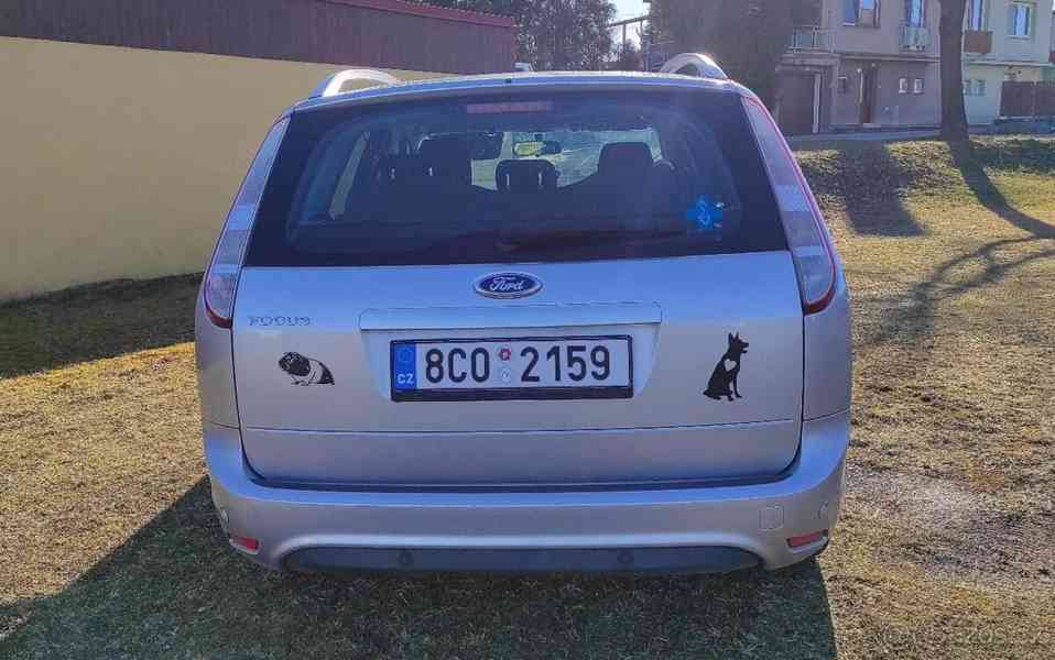 Ford Focus 1,6   2010 benzín - foto 11