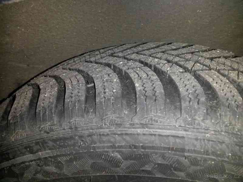 Nissan Micra 1,2   2016 v pěkném stavu - foto 12