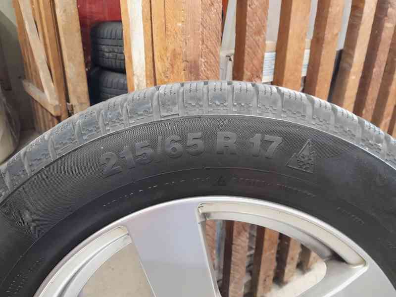 Prodám kompletní zimní kola R17 VW,Škoda,Audi.... - foto 4