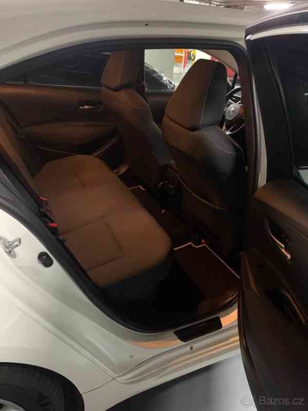 Toyota Corolla 1,8   Hybrid 1.majitel - foto 9