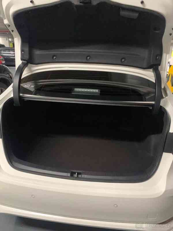 Toyota Corolla 1,8   Hybrid 1.majitel - foto 10