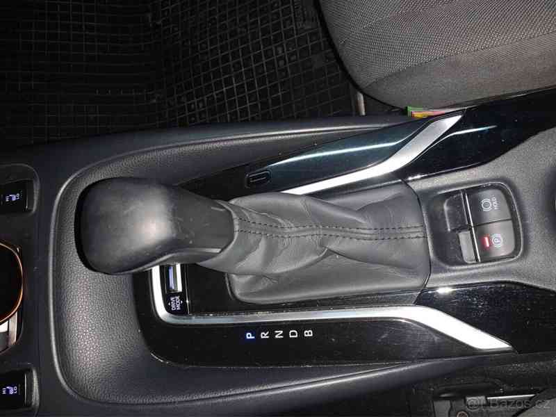 Toyota Corolla 1,8   Hybrid 1.majitel - foto 7