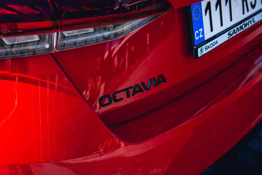 Škoda Octavia RS 2,0 TDI 147 kW 7-stup.Aut - foto 19