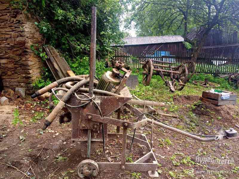 starožitnosti - historické zemědělské stroje - foto 6