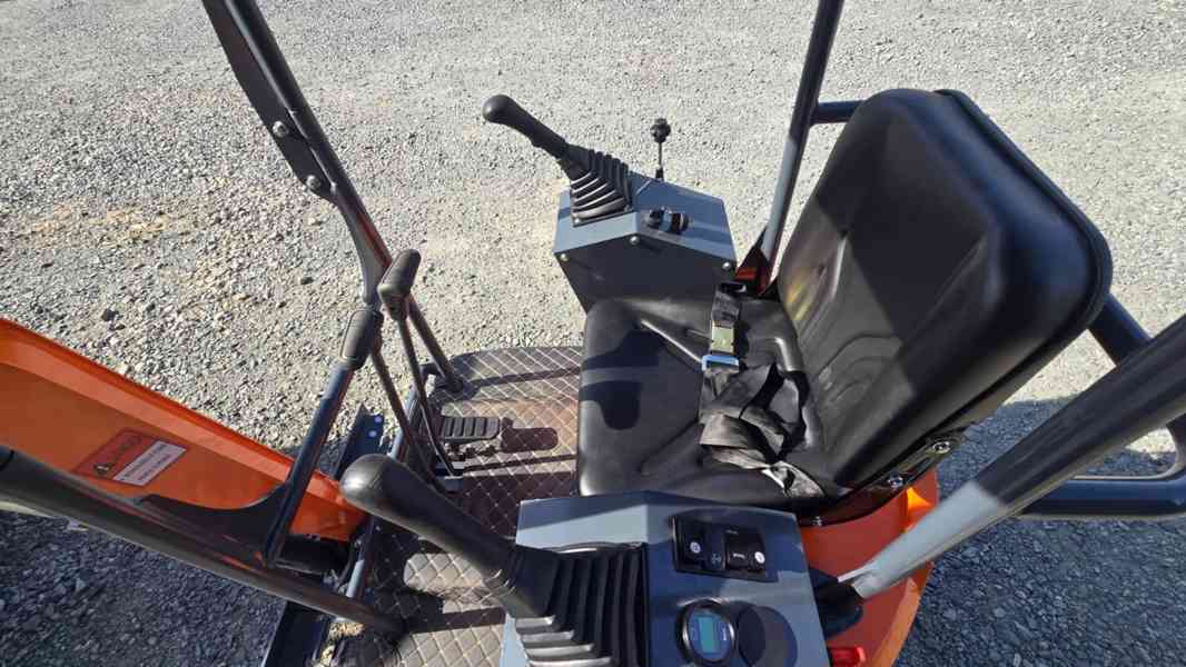 Minibagr LGCM LG10 1T s drapákem + 3 lžíce  - foto 6