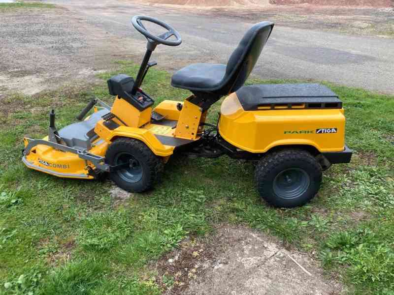 Zahradní traktor,rider Stiga Park - foto 7