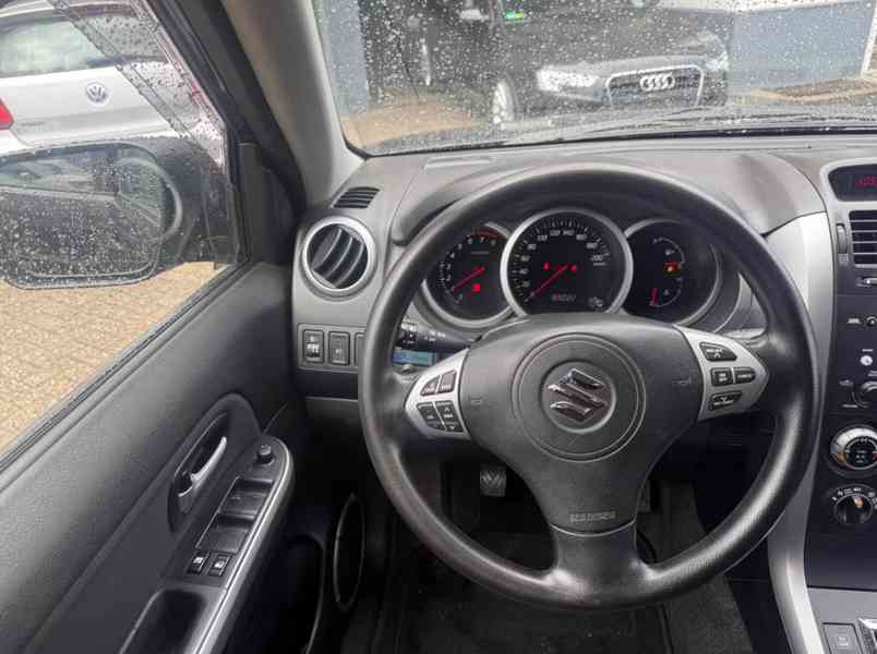 Suzuki Grand Vitara 2.0i benzín 103kw - foto 21