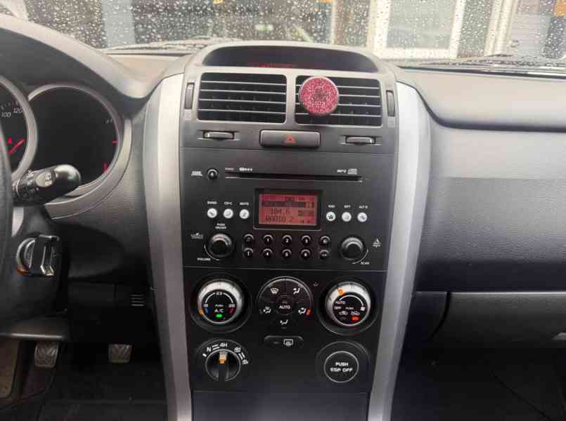 Suzuki Grand Vitara 2.0i benzín 103kw - foto 17