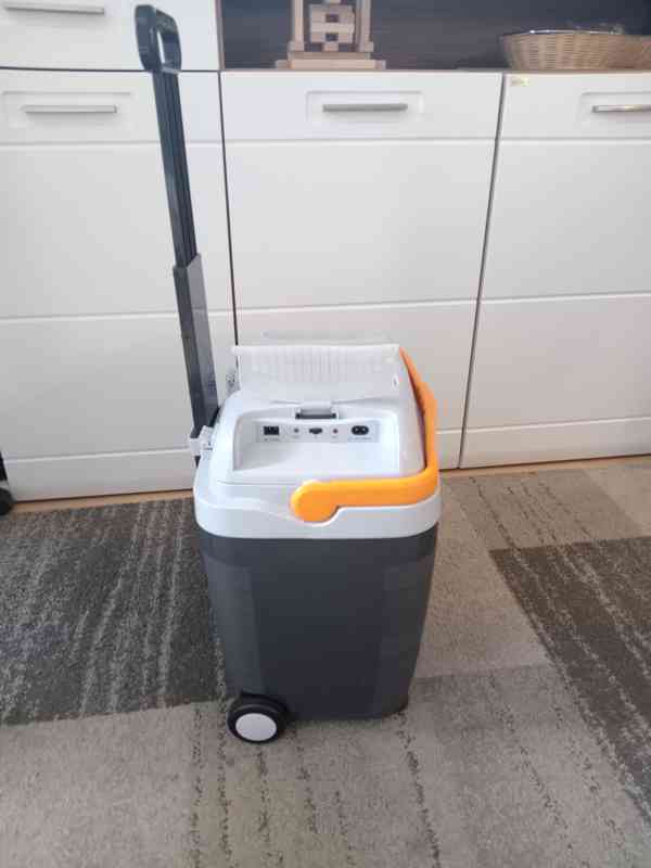 AUTOCHLADNIČKA 33L 12V/230V - foto 2