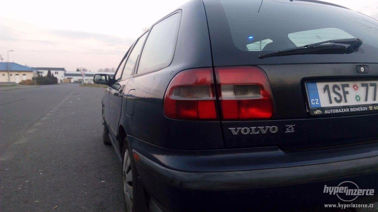 Volvo V40 1.8i 16V - foto 1