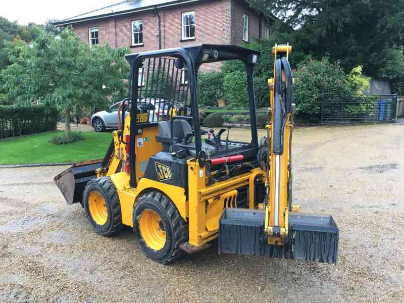 Rypadlonakladač JCB 1CX SS / 2010 - foto 4